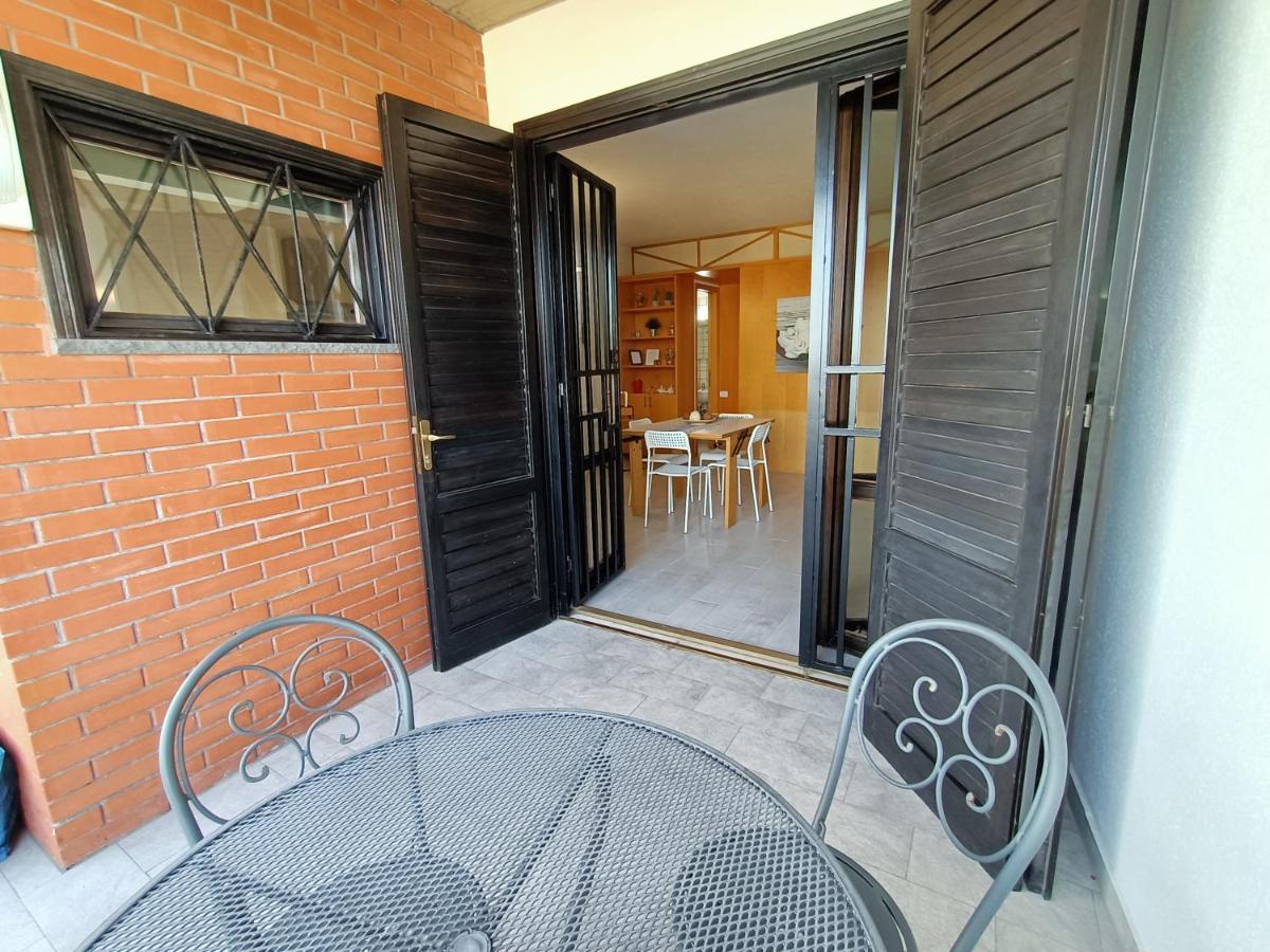 Venusilia Apartment - Free Parking Aci Castello Eksteriør bilde
